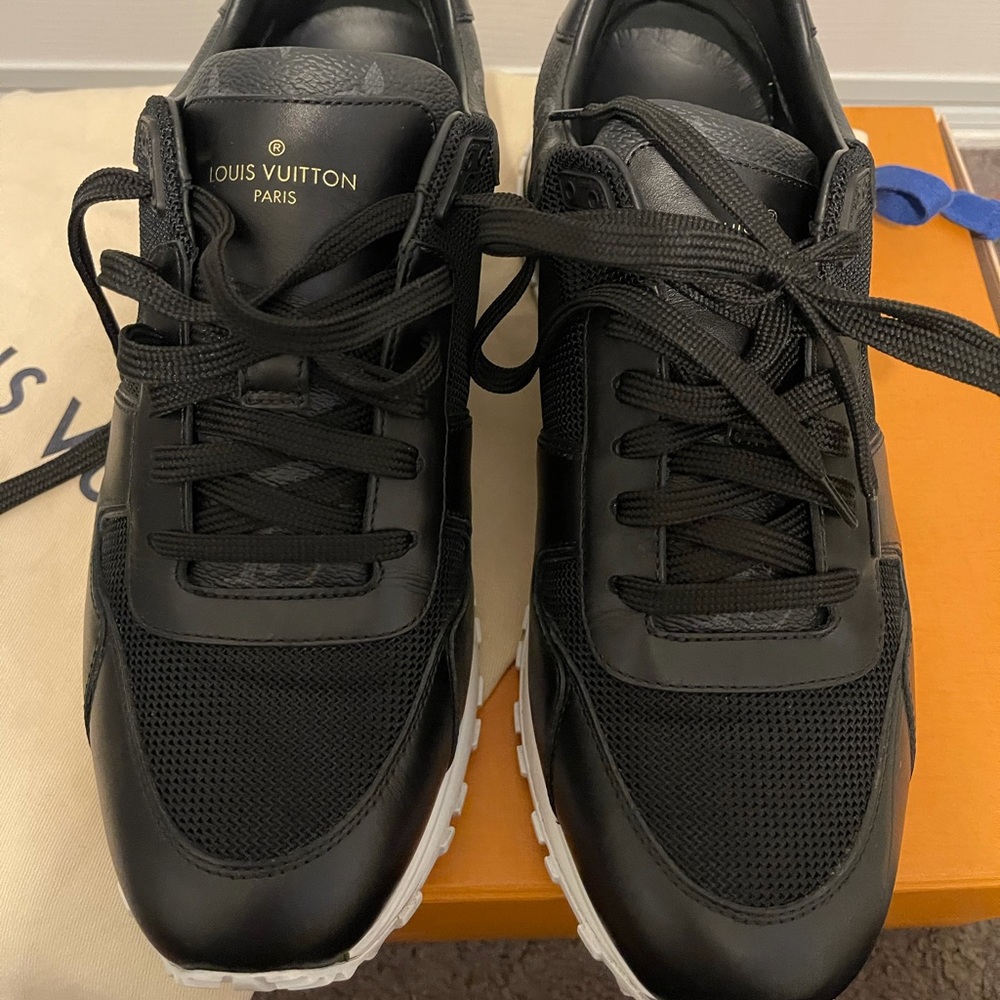 Louis Vuitton men shoes